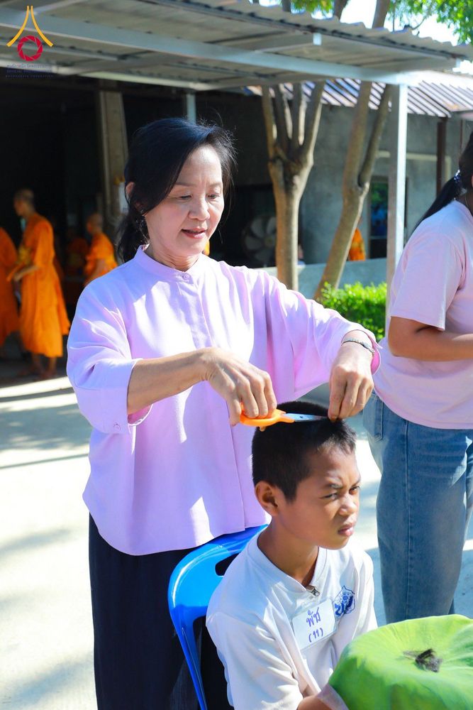 ภาพ No.317304:วันอาทิตย์ที่ 29 มีนาคม พ.ศ. 2569 พิธีตัดปอยผมและปลงผม ว่าที่สามเณร ศูนย์อบรมเยาวชนนครปฐม