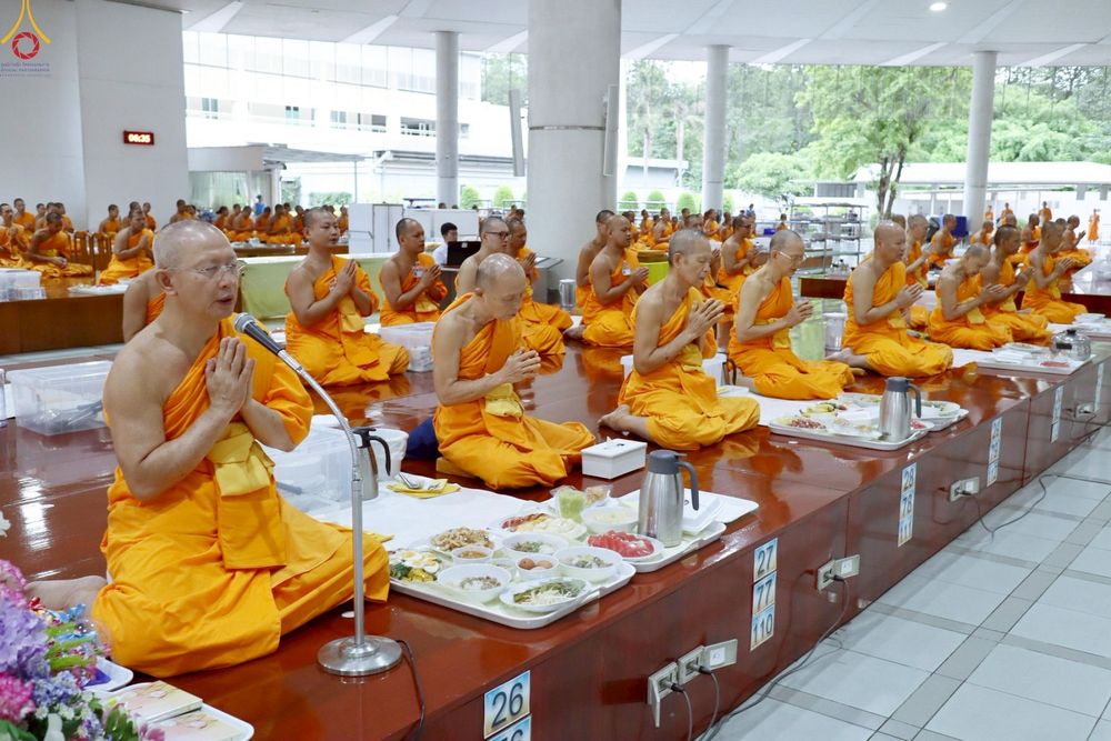 ภาพ No.231862:วันที่ 5 กรกฎาคม พ.ศ. 2568 พิธีถวายภัตตาหารเมนูสวรรค์ เพื่อการบรรลุธรรม ณ หอฉันคุณยายอาจารย์ฯ วัดพระธรรมกาย