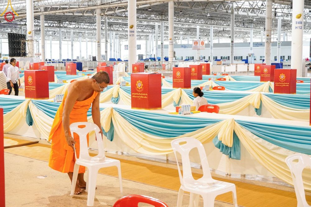 ภาพ No.147944:V.43 ภาพเตรียมงาน ปฎิบัติงาน ของเจ้าหน้าที่ อาสาสมัคร ทุกสถานะ เพื่อความสำเร็จ ในงานวันสมาธิโลก วันอาทิตย์ที่ 4 สิงหาคม พ.ศ.2567