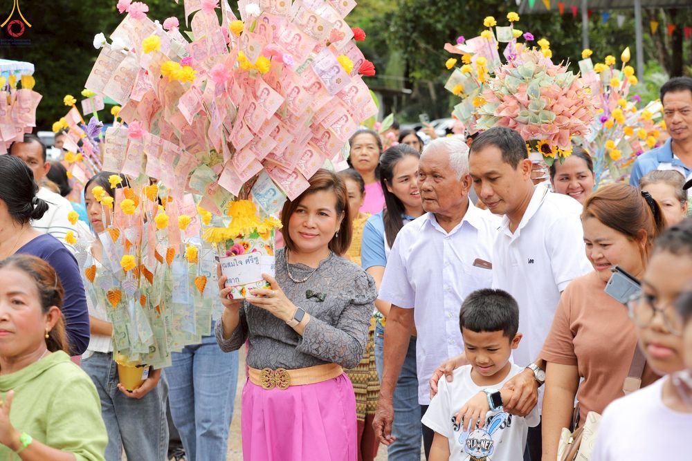 ภาพ No.258207:วันที่ 18 ตุลาคม พ.ศ. 2568 พิธีทอดกฐินสามัคคีทั่วไทย 30,000 วัด โดยคณะศิษยานุศิษย์ บูชาธรรม 81 ปี หลวงพ่อธัมมชโย ณ วัดนอก จ.สุราษฎร์ธานี