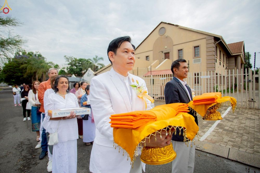 ภาพ No.255137:วันที่ 12 ตุลาคม พ.ศ. 2568 พิธีทอดกฐินสามัคคีสร้างทุกสิ่ง วัดพระธรรมกายโจฮันเนสเบิร์ก  ประเทศสาธารณรัฐแอฟริกาใต้