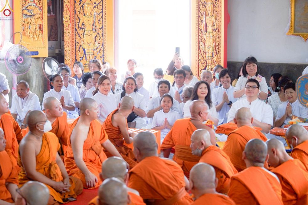 ภาพ No.265051:วันที่ 8 ตุลาคม พ.ศ. 2568 พิธีทอดกฐินสามัคคีทั่วไทย 30,000 วัด โดยคณะศิษยานุศิษย์ บูชาธรรม 81 ปี หลวงพ่อธัมมชโย ณ วัดอ้อมน้อย อ.กระทุ่มแบน จ.สมุทรสาคร