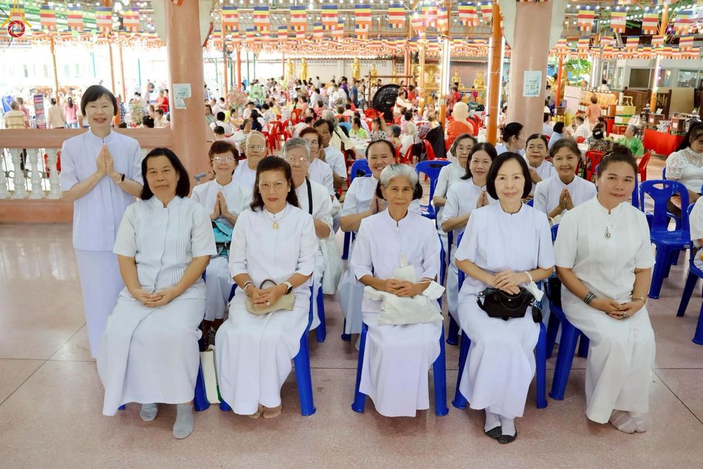 ภาพ No.259567:วันที่ 19 ตุลาคม พ.ศ. 2568 พิธีทอดกฐินสามัคคีทั่วไทย 30,000 วัด โดยคณะศิษยานุศิษย์ บูชาธรรม 81 ปี หลวงพ่อธัมมชโย ณ วัดโมกข์ อ.พระประแดง จ.สมุทรปราการ