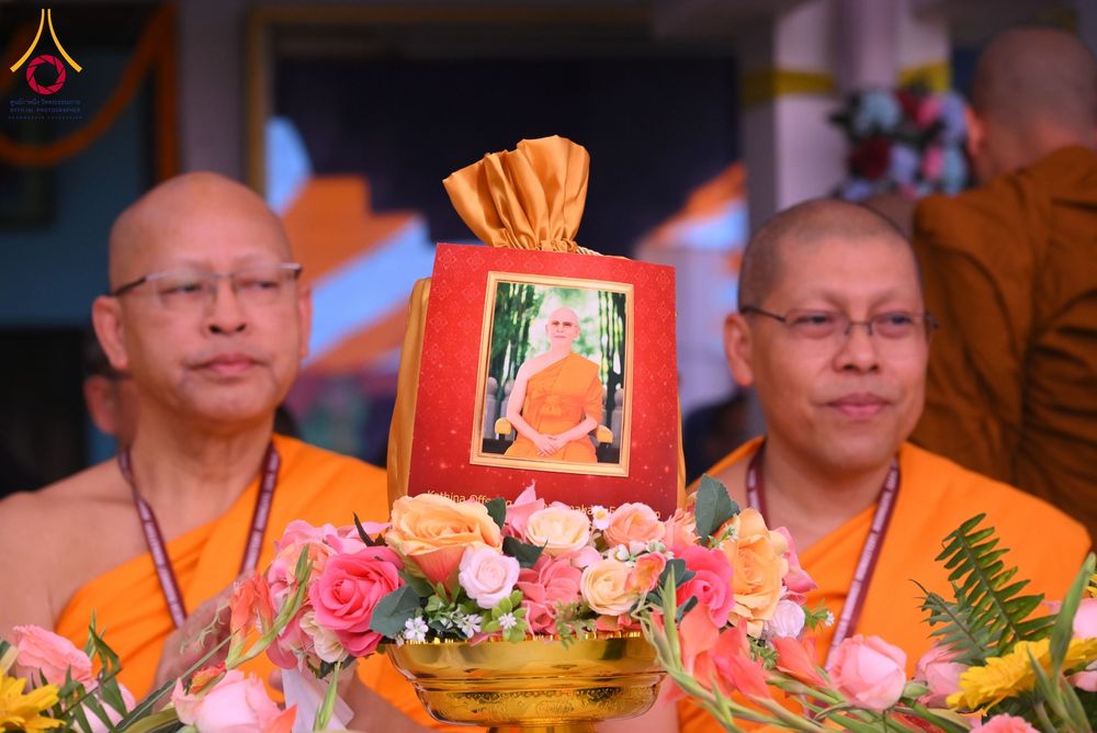 ภาพ No.179719:พิธีทอดกฐินสมทบ ณ วัดพุทธบังคลาเทศ (Bangladesh Buddhist Monastery, Bodhgaya)  เมืองพุทธคยา ประเทศอินเดีย วันที่ 11 พฤศจิกายน พ.ศ. 2567
