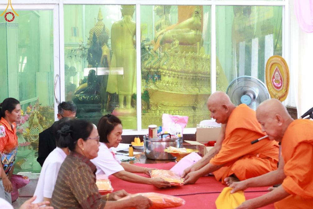 ภาพ No.168542:พิธีทอดกฐิน ณ วัดศรีประทุนทอง จ.สุพรรณบุรี ในโครงการกฐินสามัคคีทั่วไทย 30,000 วัด บูชาธรรม 80 ปี หลวงพ่อธัมมชโย โดยคณะศิษยานุศิษย์วัดพระธรรมกาย วันที่ 20 ตุลาคม พ.ศ. 2567
