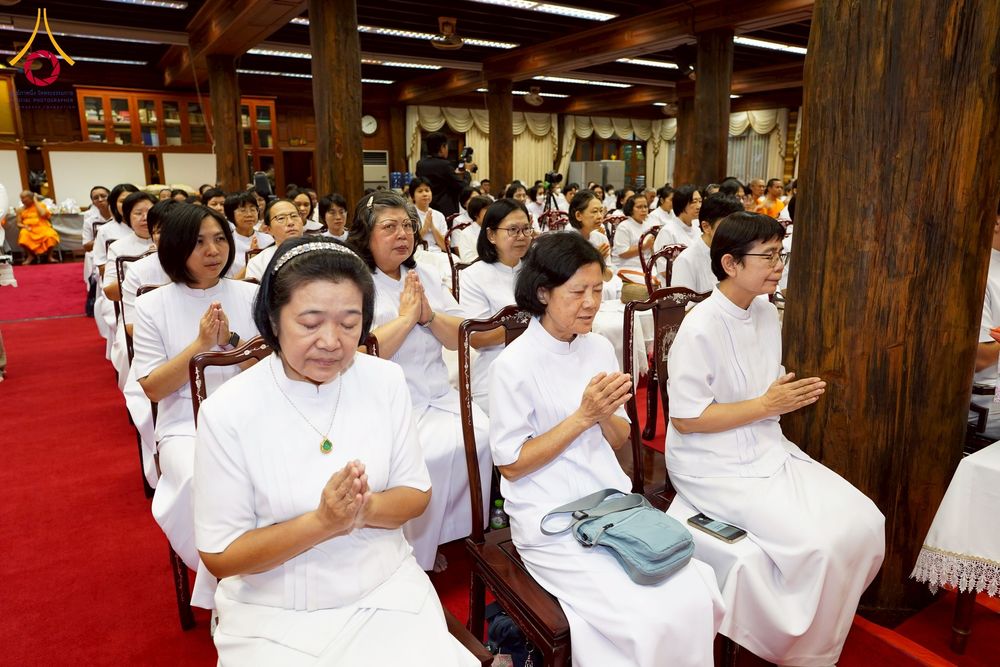ภาพ No.270752:วันที่ 18 พฤศจิกายน พ.ศ. 2568 วัดพระธรรมกาย เป็นเจ้าภาพบำเพ็ญกุศล  คุณยายอาจารย์ ดร.ตรีธา เนียมขำ  อดีตนายกสมาคมศิษย์หลวงพ่อวัดปากน้ำ ณ ศาลาสตมานุสรณ์ (ศาลาเรือนไทย) วัดปากน้ำ  พระอารามหลวง เขตภาษีเจริญ กรุงเทพมหานคร