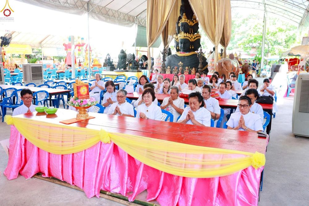 ภาพ No.269599:วันที่ 8 ตุลาคม พ.ศ. 2568 พิธีถวายปัจจัยสมทบกฐิน ในโครงการทอดกฐินสามัคคีทั่วไทย 30,000 วัด โดยคณะศิษยานุศิษย์ บูชาธรรม 81 ปี หลวงพ่อธัมมชโย