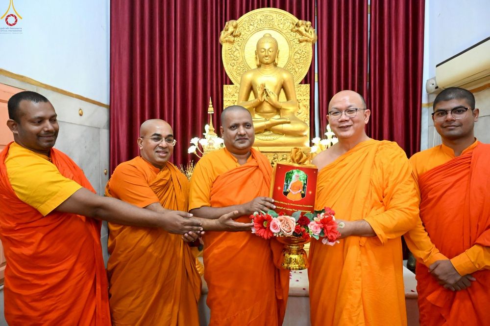 ภาพ No.263387:วันที่ 17 ตุลาคม พ.ศ. 2568 ทอดกฐินสมทบวัดต่างประเทศ ณ วัดมหาโพธิเดลลี ประเทศอินเดีย 