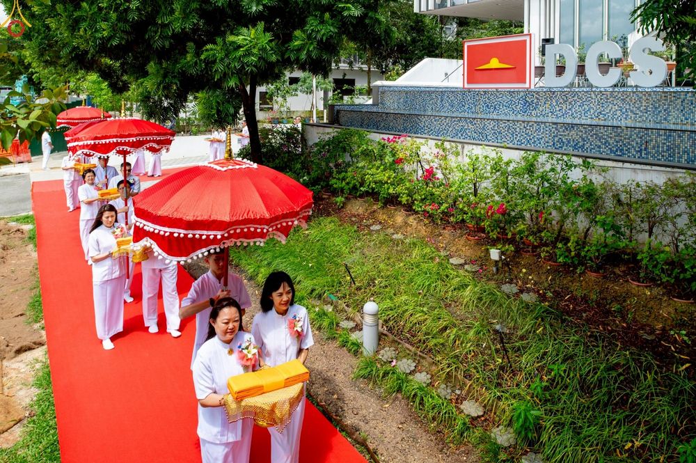 ภาพ No.254221:วันที่ 12 ตุลาคม พ.ศ. 2568 พิธีทอดกฐินสามัคคีวัดพระธรรมกายสิงคโปร์  新加坡法身寺功德衣法会 Dhammakaya Centre Singapore Kathina Ceremony  