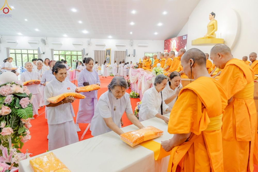 ภาพ No.246818:วันอาทิตย์ที่ 14 กันยายน พ.ศ. 2568 พิธีทอดผ้าป่า ซื้อดิน ปรับพื้นที่ลานธรรม  และพิธีกลั่นแผ่นดิน โปรยทราย สถาปนาองค์พระเจดีย์ เพื่อสร้างสันติภาพโลก  ณ ศูนย์ปฏิบัติธรรมสระบุรี อ.พระพุทธบาท จ.สระบุรี