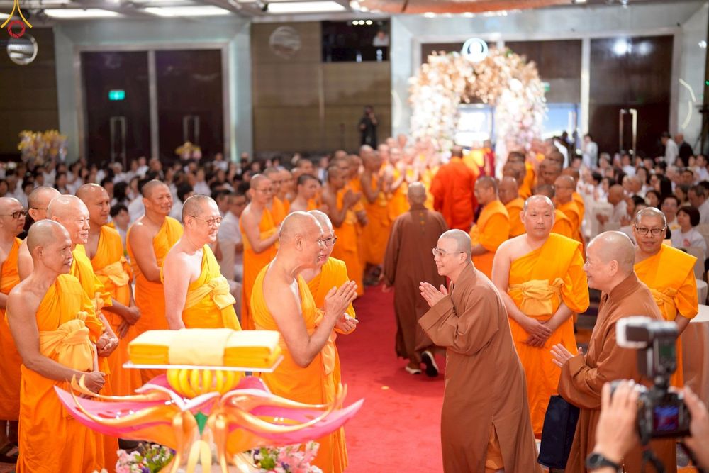 ภาพ No.271434:วันอาทิตย์ที่ 26 ตุลาคม พ.ศ. 2568 พิธีกล่าวสุนทรพจน์รวมสงฆ์ 3 นิกาย  ในวาระครบรอบ 30 ปีวัดพระธรรมกายไทเป