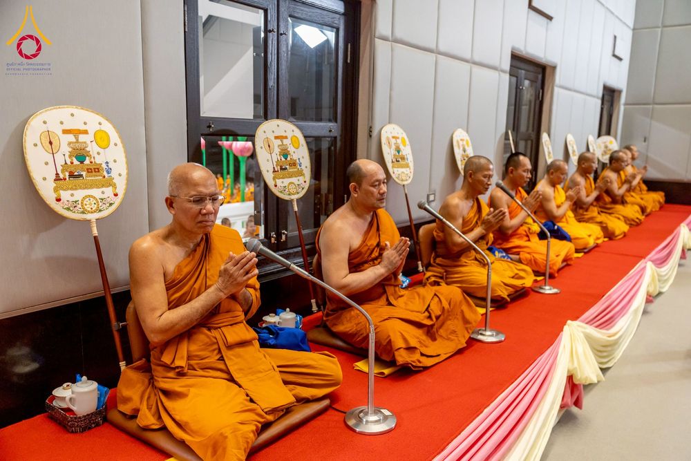 ภาพ No.231285:วันพฤหัสบดีที่ 3 กรกฏาคม พ.ศ. 2568 พิธีมุทิตาสักการะพระภิกษุนาคหลวง พระมหาพนาวัฒน์ ธมฺมนฺตคามี (จันทร์เผือก) เปรียญธรรม ๙ ประโยค ณ วัดพระธรรมกาย ปทุมธานี