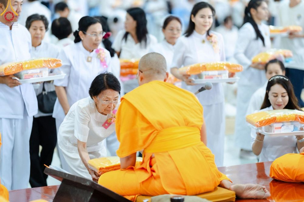 ภาพ No.211059:วันพฤหัสบดีที่ 13 มีนาคม พ.ศ. 2568  กิจกรรมวันพระ ขึ้น 15 ค่ำ เดือน 4 พิธีบุพเปตพลี ครั้งที่ 160 และ พิธีฉลองชัยสวดธัมจักรกัปปวัตนสูตร ครบ 7,196,000,000 จบ ณ วัดพระธรรมกาย