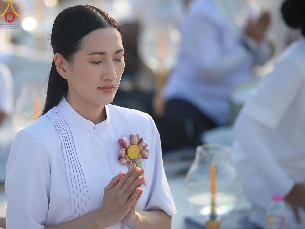 ภาพ No.192632:พิธีจุดประทีปถวายเป็นพุทธบูชา และบูชาธรรมมหาปูชนียาจารย์ ณ อนุสรณ์สถานคลองบางนางแท่น อ.สามพราน จ.นครปฐม ในโครงการธรรมยาตรา กตัญญูบูชา มหาปูชนียาจารย์ พระมงคลเทพมุนี(สด จนฺทสโร) พระผู้ปราบมาร อนุสรณ์สถาน 7 แห่ง ปีที่ 13 วันที่ 10 มกราคม พ.ศ. 2568