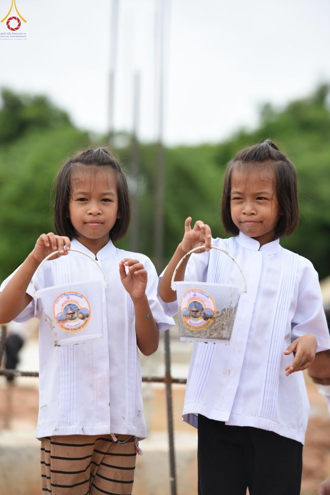 ภาพ No.87635:พิธีสวดพุทธมนต์วันละสังขาร คุณยายอาจารย์ มหารัตนอุบาสิกาจันทร์ ขนนกยูง และพิธีเทคอนกรีตฐานราก อาคาร 80 ปี หลวงพ่อธัมมชโย ณ ศูนย์ปฏิบัติธรรมวิหารแดง ต.เจริญธรรม อ.วิหารแดง จ.สระบุรี วันที่ 10 กันยายน พ.ศ. 2566