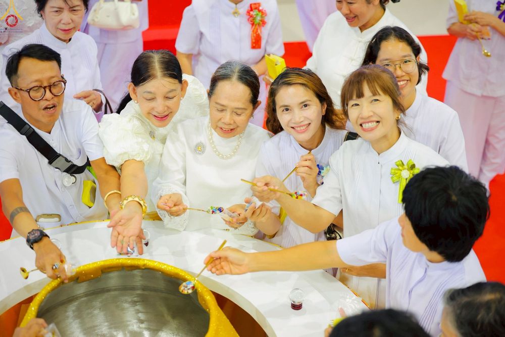 ภาพ No.265683:วันเสาร์ที่ 18 ตุลาคม พ.ศ. 2568 พิธีตักบาตร มณีนพรัตน์ทิพย์สุธาโภชน์ ณ ศูนย์อบรมเยาวชนบางปะหัน ตำบลหันสัง อำเภอบางปะหัน  จังหวัดพระนครศรีอยุธยา