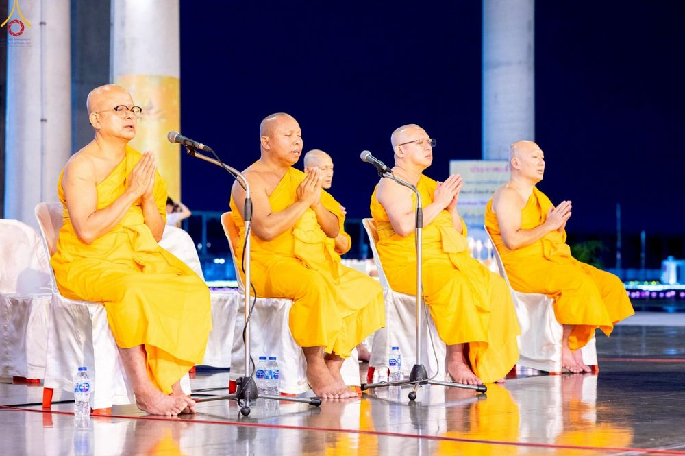 ภาพ No.244393:วันที่ 7 กันยายน พ.ศ. 2568 พิธีฉลองชัยสวดมนต์บทธัมมจักกัปปวัตตนสูตร 7,681,108,108 จบ ณ มหารัตนวิหารคด วัดพระธรรมกาย