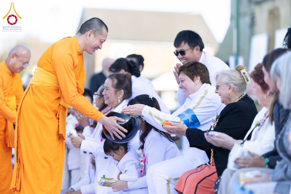 ภาพ No.173095:พิธีกฐินปุญญรังสีเศรษฐี ณ วัดพระธรรมกายนิวคาสเซิล สหราชอาณาจักร วันอาทิตย์ที่ 27 ตุลาคม พ.ศ. 2567