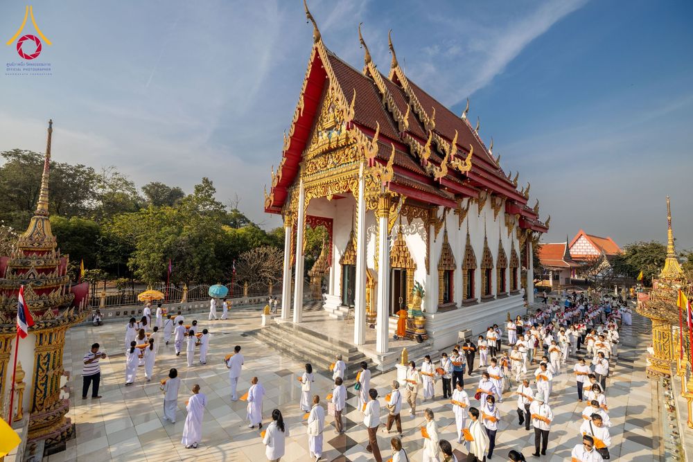 ภาพ No.200011:พิธีทอดผ้าป่าทำนุบำรุงศาสนสถาน ณ วัดบางไผ่นารถ ตำบลบางไทรป่า อำเภอบางเลน จังหวัดนครปฐม ในโครงการธรรมยาตรา กตัญญูบูชา มหาปูชนียาจารย์ พระมงคลเทพมุนี(สด จนฺทสโร) พระผู้ปราบมาร อนุสรณ์สถาน 7 แห่ง ปีที่ 13 วันที่ 22 มกราคม พ.ศ. 2568