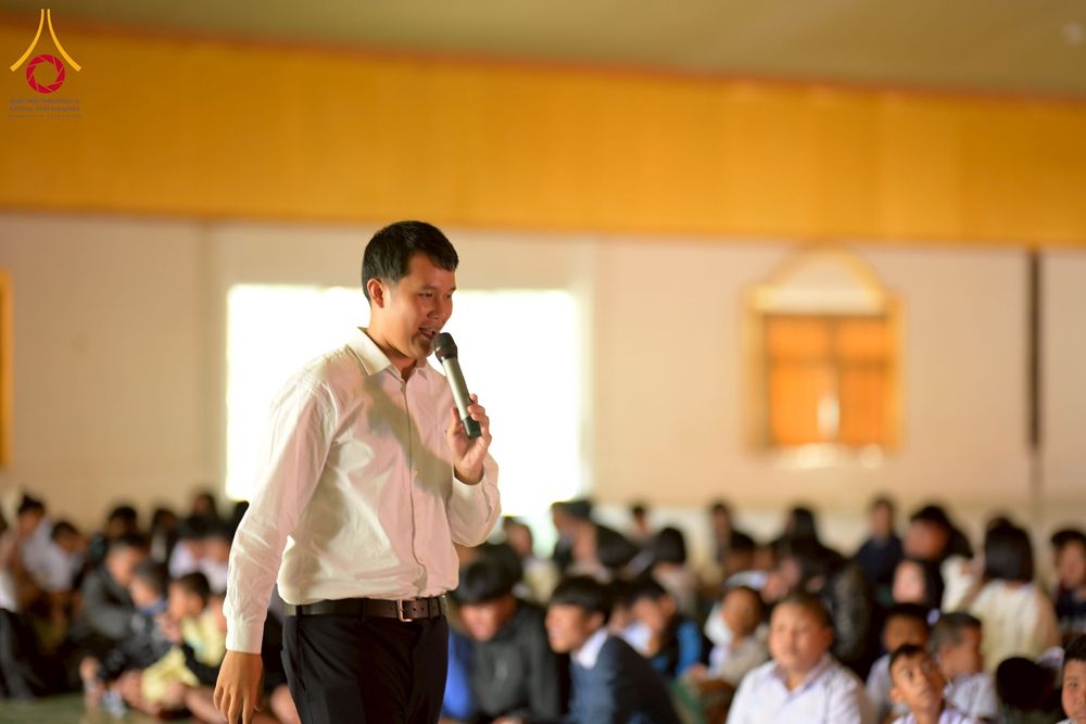 ภาพ No.274849:วันที่ 28 พฤศจิกายน พ.ศ. 2568 รวมพลังเด็กดี V-Star ผู้นำฟื้นฟูศีลธรรมโลก ประจำปี 2568 จังหวัดอุบลราชธานี ณ วัดป่าอุบลแก้ว อ.วารินชำราบ จ.อุบลราชธานี