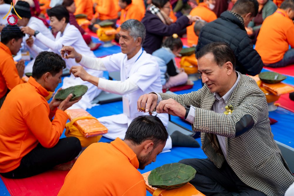 ภาพ No.129698:พิธีตัดปอยผมและแห่นาคธรรมทายาท ในโครงการบรรพชา 1,250 รูป ณ แดนประสูติ สวนลุมพินี ประเทศเนปาล วันที่ 2 มีนาคม พ.ศ. 2567