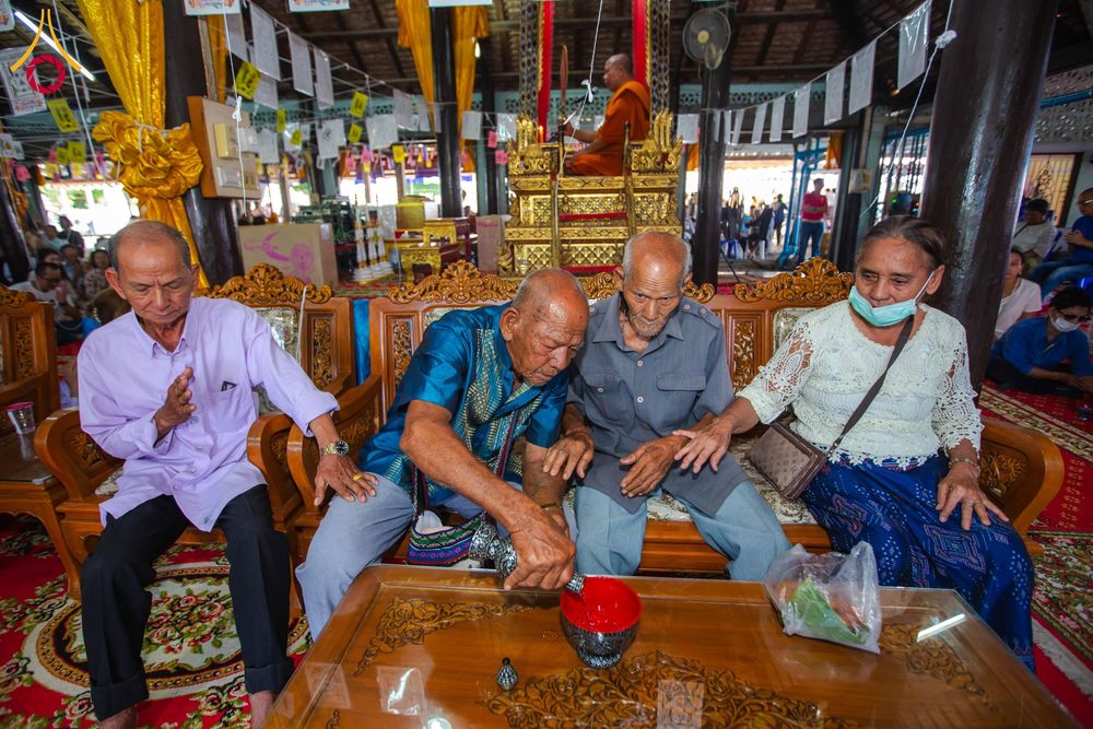 ภาพ No.169997:พิธีทอดกฐิน ณ วัดเขาสมอระบัง จ.เพชรบุรี ในโครงการกฐินสามัคคีทั่วไทย 30,000 วัด บูชาธรรม 80 ปี หลวงพ่อธัมมชโย โดยคณะศิษยานุศิษย์วัดพระธรรมกาย วันที่ 26 ตุลาคม พ.ศ. 2567