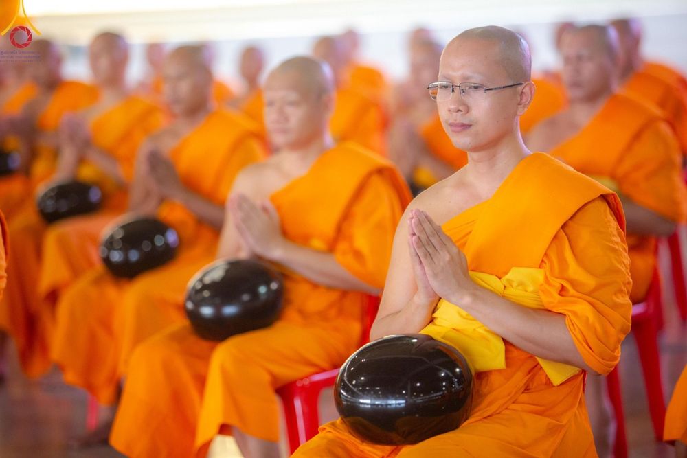 ภาพ No.136551:พิธีตักบาตร พิธีบูชาข้าวพระ ในวันอาทิตย์ต้นเดือนที่ 5 พฤษภาคม พ.ศ. 2567 ณ วัดพระธรรมกาย จ.ปทุมธานี
