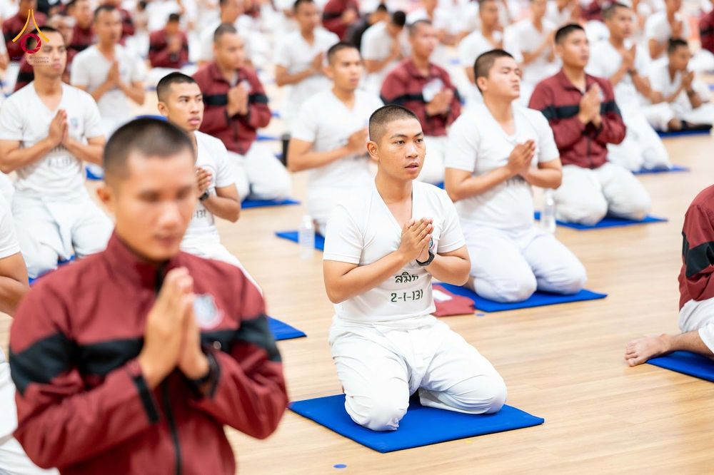 ภาพ No.350166:วันที่ 17-18 กันยายน พ.ศ. 2569 โครงการบรรพชาพัฒนาคุณธรรม จริยธรรม สำหรับนักเรียนนายสิบตำรวจ (นสต.) รุ่นที่ 16 ศูนย์ฝึกอบรมตำรวจภูธรภาค 1  ได้จัดกิจกรรม ณ สภาธรรมกายสากล ห้องแก้ว2