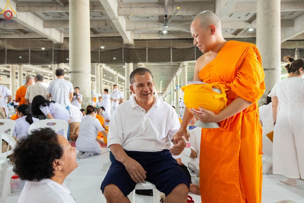 ภาพ No.84221:พิธีขอบรรพชา , พิธีขอสรณคมน์และศีล ,  พิธีรับบาตร , พิธีอุปสมบท ในโครงการบรรพชาอุปสมบทหมู่ธรรมทายาทรุ่นเข้าพรรษา และโครงการบรรพชาสามเณรโรงเรียนนานาชาติ รุ่นที่ 12 ณ โบสถ์พระไตรปิฎก วัดพระธรรมกาย วันที่ 22 กรกฎาคม พ.ศ. 2566