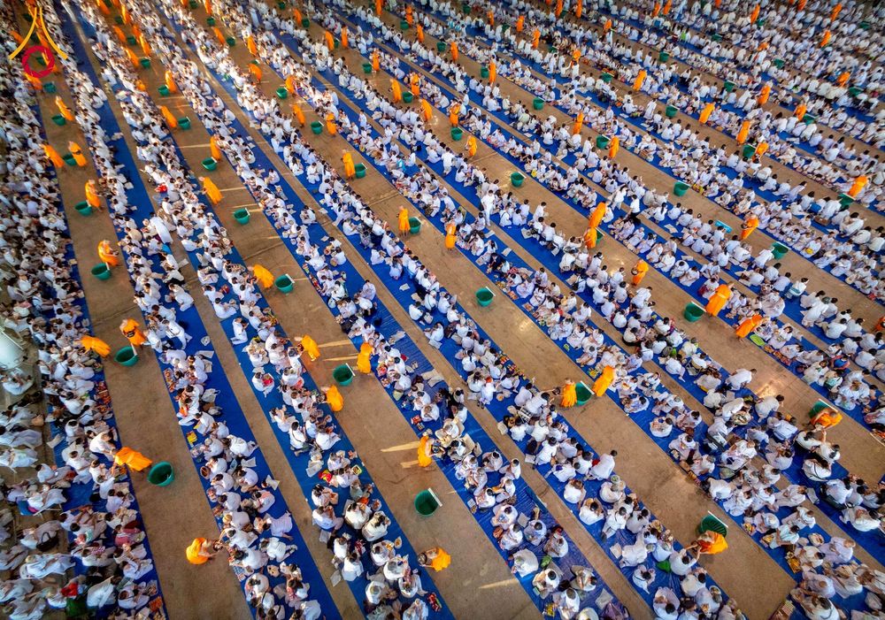 ภาพ No.277007:วันอาทิตย์ที่ 7 ธันวาคม พ.ศ. 2568 พิธีตักบาตรอาทิตย์ต้นเดือน ณ บ้านแก้วเรือนทองคุณยายฯ วัดพระธรรมกาย