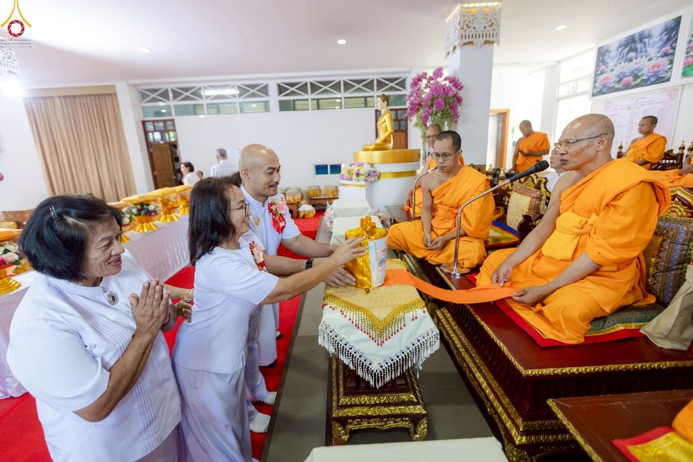 ภาพ No.260300:วันที่ 18 ตุลาคม พ.ศ. 2568 พิธีทอดกฐินสามัคคีทั่วไทย 30,000 วัด โดยคณะศิษยานุศิษย์ บูชาธรรม 81 ปี หลวงพ่อธัมมชโย ณ วัดกิ่วลม ต.บ่อหลวง อ.ฮอด จ.เชียงใหม่