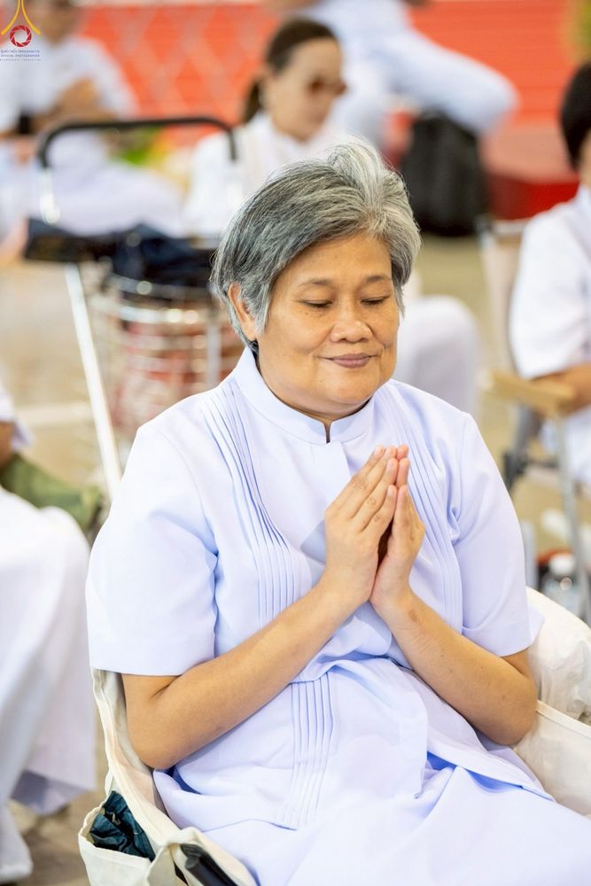 ภาพ No.251266:วันที่ 10 ตุลาคม พ.ศ. 2568 พิธีปฏิบัติธรรม ในวันคล้ายวันเกิด 141 ปี พระมงคลเทพมุนี (สด จนฺทสโร) พระผู้ปราบมาร ณ สภาธรรมกายสากล วัดพระธรรมกาย