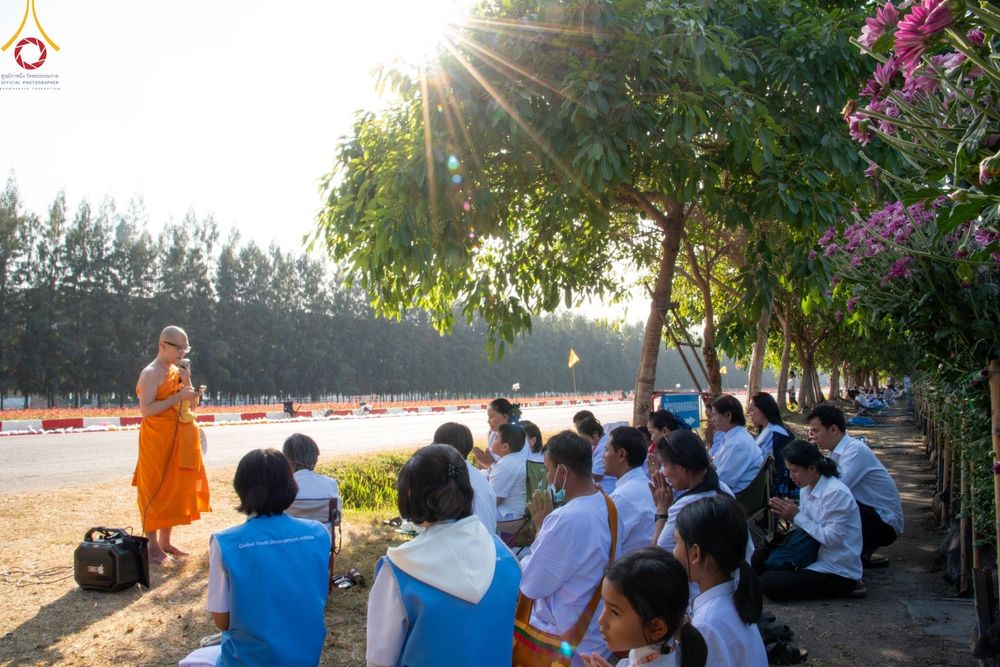 ภาพ No.191416:V.49 สารพัดV สารพัดดี ที่ธรรมยาตรา ในโครงการธรรมยาตรา กตัญญูบูชา มหาปูชนียาจารย์ พระมงคลเทพมุนี(สด จนฺทสโร) พระผู้ปราบมาร อนุสรณ์สถาน 7 แห่ง ปีที่ 13 ระหว่างวันที่ 2-31 มกราคม พ.ศ. 2568
