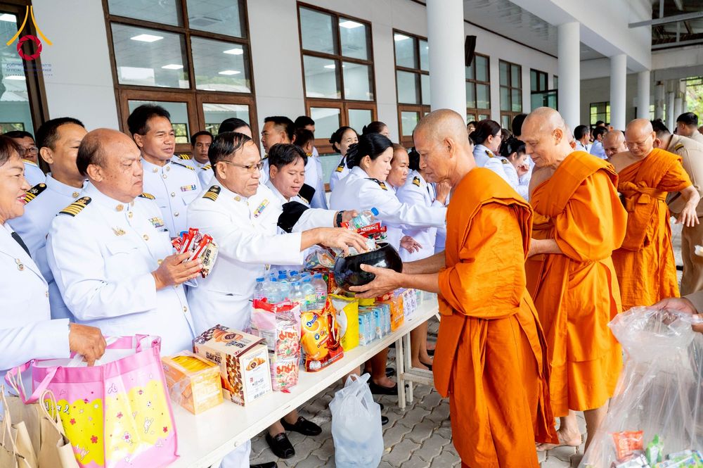 ภาพ No.276028:วันที่ 5 ธันวาคม พ.ศ. 2568 พสกนิกรอำเภอคลองหลวง พร้อมใจบำเพ็ญกุศลอุทิศถวาย “ในหลวงรัชกาลที่ 9” น้อมรำลึกในพระมหากรุณาธิคุณ เนื่องในวันคล้ายวันพระบรมราชสมภพ วันชาติ และวันพ่อแห่งชาติ ณ อาคารปลูกศรัทธา 2 วัดพระธรรมกาย อำเภอคลองหลวง จังหวัดปทุมธานี