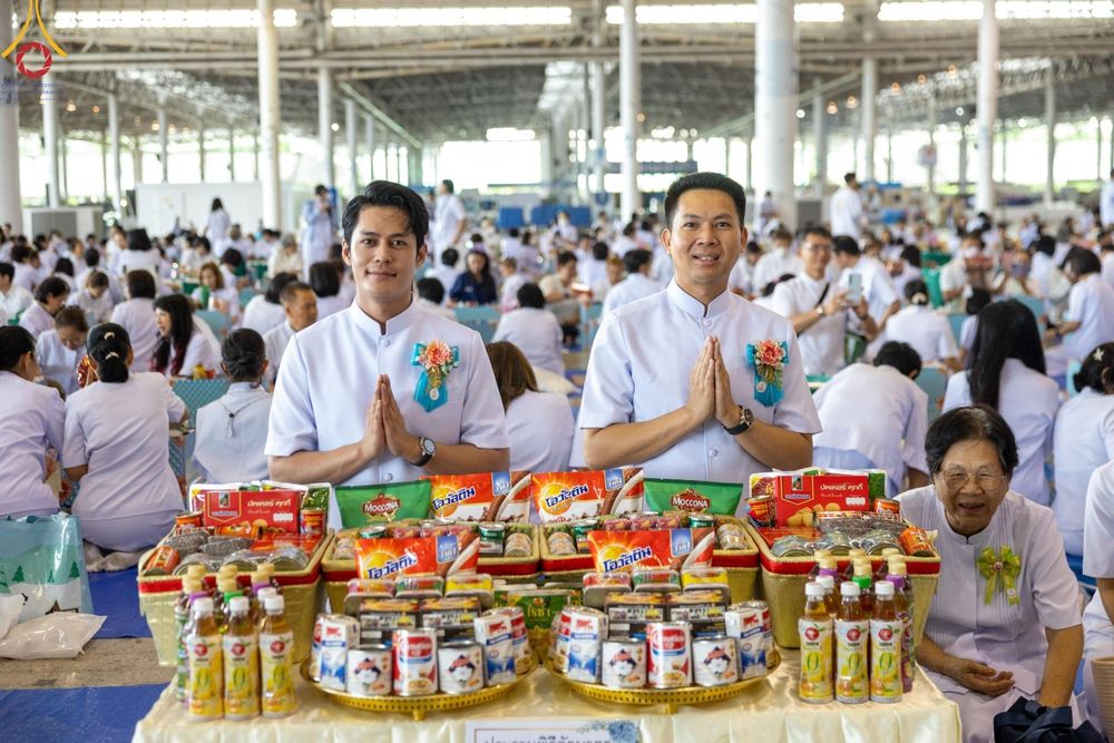 ภาพ No.149916:พิธีตักบาตร , พิธีปฎิบัติธรรม , พิธีถวายภัตตาหารเมนูสวรรค์ ในพรรษาแห่งการเข้าถึงธรรม วันธรรมชัย วันอังคารที่ 27 สิงหาคม พ.ศ.2567 ณ สภาธรรมกายสากล วัดพระธรรมกาย