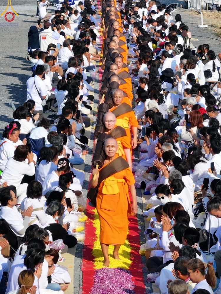 ภาพ No.198148:พิธีต้อนรับพระธรรมยาตรา ณ อนุสรณ์สถานลำดับที่ 5 สถานที่เผยแผ่วิชชาธรรมกายครั้งแรก อนุสรณ์สถานบางปลา วัดบางปลา อำเภอบางเลน จังหวัดนครปฐม ในโครงการธรรมยาตรา กตัญญูบูชา มหาปูชนียาจารย์ พระมงคลเทพมุนี(สด จนฺทสโร) พระผู้ปราบมาร ปีที่ 13 วัน 19 มกราคม พ.ศ.2568