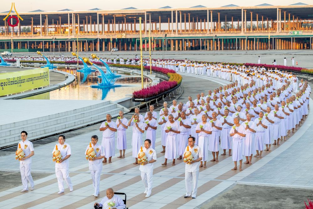 ภาพ No.276622:วันเสาร์ที่ 6 ธันวาคม  พ.ศ. 2568 พิธีเวียนประทักษิณและพิธีวันทาเจดีย์ โครงการอุปสมบทบูชาธรรมมหาปูชนียาจารย์ ประจำปี พ.ศ.2568 โครงการบวชพระนานาชาติ AEC และ WAB รุ่น CEO (นักบริหาร) รุ่นที่ 5 ณ มหาธรรมกายเจดีย์ วัดพระธรรมกาย