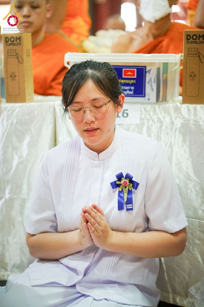 ภาพ No.202170:พิธีเจริญพระพุทธมนต์ ปฏิบัติธรรม มอบทุนการศึกษา ถวายสังฆทาน 108 วัด เพื่อถวายเป็นพุทธบูชา และขับเคลื่อนโครงการหมู่บ้านรักษาศีล 5 โดยคณะสงฆ์จังหวัดนครปฐม คณะศิษยานุศิษย์วัดพระธรรมกาย โครงการธรรมยาตรา ปีที่ 13 ณ วัดบางปลา อำเภอบางเลน จังหวัดนครปฐม