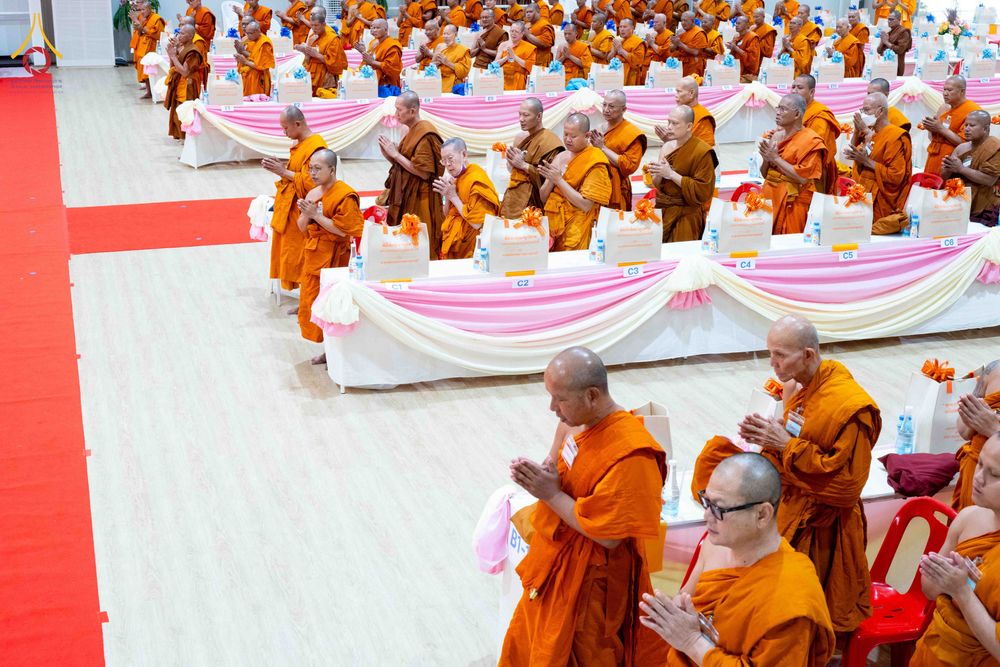 ภาพ No.342662:วันเสาร์ที่ 8 สิงหาคม พ.ศ. 2569  พิธีทักษิณานุปทาน แด่บรรพชนตระกูลผ่องสวัสดิ์และหมู่ญาติที่ล่วงลับไปแล้ว ครั้งที่ 21 ณ พระมหาเจดีย์ทัตตชีโว ศูนย์อบรมเยาวชนกาญจนบุรี