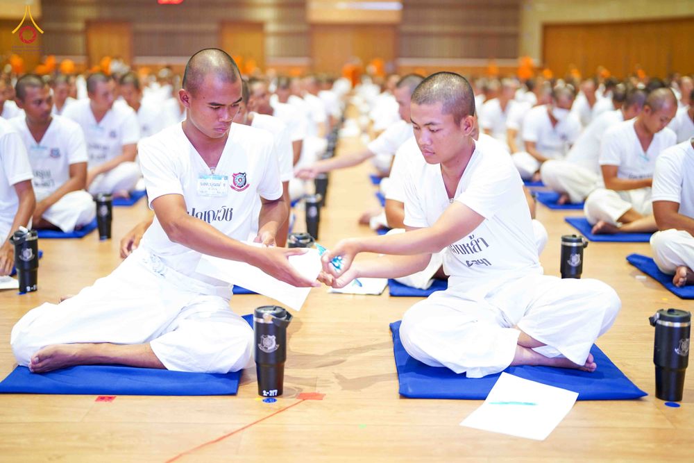 ภาพ No.341526:วันที่ 26 กรกฎาคม พ.ศ. 2569 โครงการพัฒนาคุณธรรม จริยธรรม สำหรับนักเรียนนายสิบตำรวจ (นสต.) รุ่นที่ 17 ศูนย์ฝึกอบรมตำรวจภูธรภาค 1 ได้จัดกิจกรรม  จุดเทียนรวมใจและปฏิบัติธรรมเจริญสมาธิภาวนา เพื่อน้อมอุทิศถวายเป็นพระราชกุศลฯ ณ ศูนย์ปฏิบัติธรรมเวิล์ดพีช วัลเล่