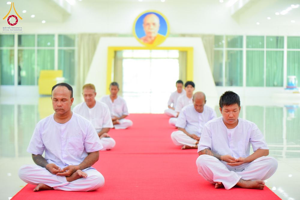 ภาพ No.285114:วันเสาร์ที่ 6 ธันวาคม พ.ศ.2568  พิธีอุปสมบทธรรมทายาท โครงการบรรพชาอุปสมบทหมู่  รุ่นบูชาธรรมมหาปูชนียาจารย์ ประจำปี 2568 ศูนย์ปฏิบัติธรรมและศูนย์อบรมเยาวชนเพชรบุรี อ.ท่ายาง จ.เพชรบุรี ณ วัดศีลคุณาราม อ.เขาย้อย เพชรบุรี