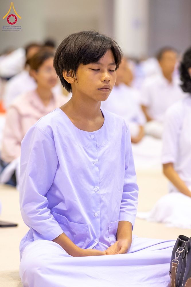 ภาพ No.325646:วันที่ 26 เมษายน พ.ศ.2569 กิจกรรมงานบุญวันอาทิตย์ สาธุชนปฏิบัติธรรมร่วมกัน ณ ห้องแก้วสารพัด 1 วัดพระธรรมกาย ปทุมธานี