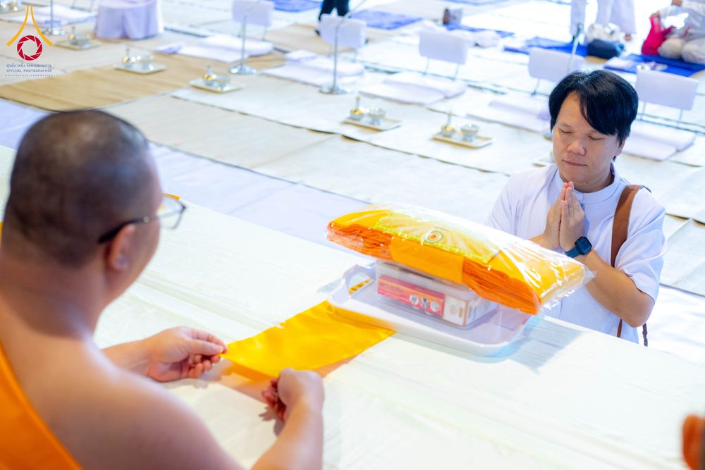 ภาพ No.288312:วันที่ 5 มกราคม พ.ศ. 2569 พิธีถวายภัตตาหารเป็นสังฆทาน แด่พระธรรมยาตรา ในโครงการธรรมยาตรา กตัญญูบูชา มหาปูชนียาจารย์ พระมงคลเทพมุนี(สด จนฺทสโร) พระผู้ปราบมาร อนุสรณ์สถาน 7 แห่ง ปีที่ 14 ณ อนุสรณ์สถานมหาวิหารพระมงคลเทพมุนี (โลตัสแลนด์) อ.สองพี่น้อง จ.สุพรร