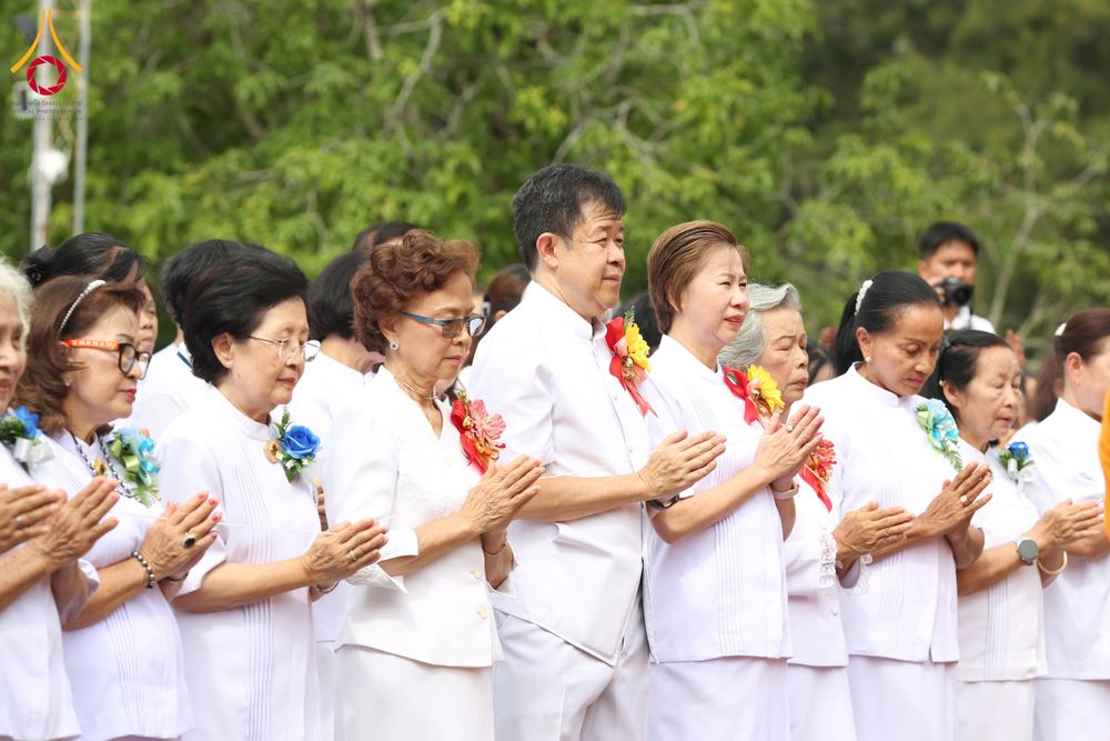 ภาพ No.340886:วันเสาร์ที่ 25 กรกฏาคม พ.ศ.2569 พิธีทอดผ้าป่าสามัคคี ปฐมฤกษ์ เปิดป้ายตั้งองค์ประธาน ณ ศูนย์ธรรมอุทยานสุขสดใส อ.จอมทอง จ.เชียงใหม่