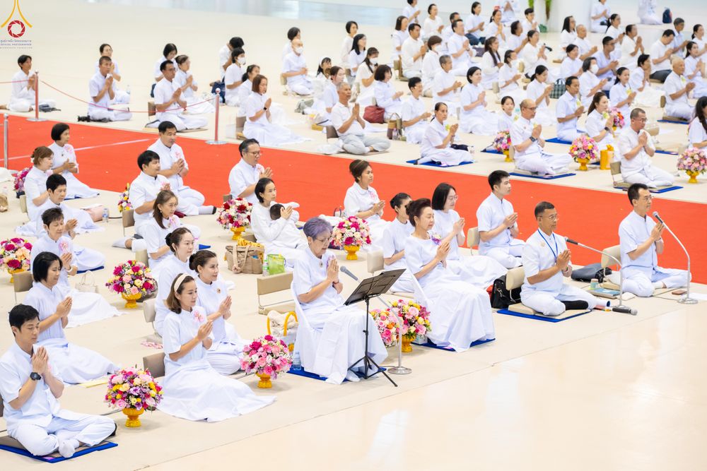 ภาพ No.281074:วันที่ 21 ธันวาคม พ.ศ.2568 พิธีมุทิตาหลวงพ่อทัตตชีโว ณ ห้องแก้วสารพัดนึก วัดพระธรรมกาย