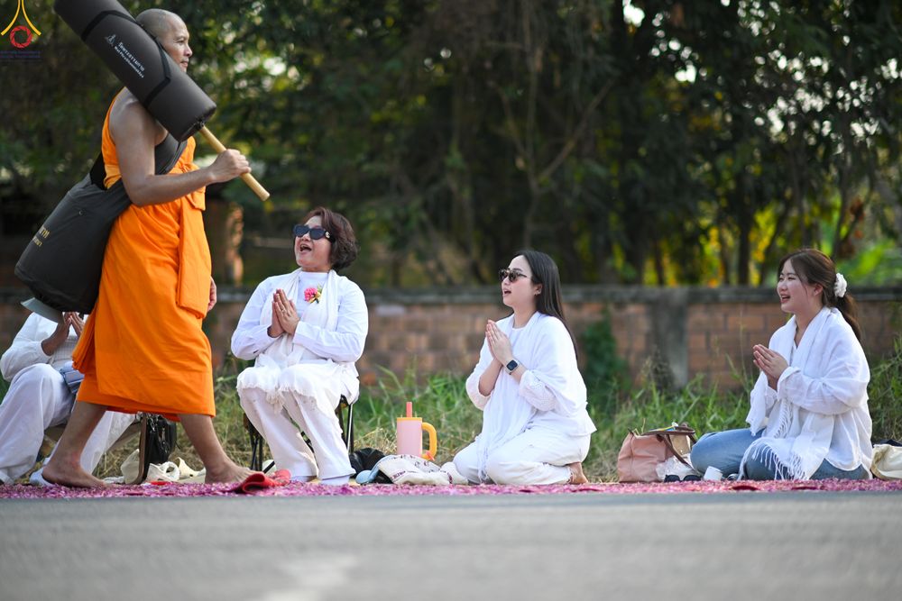ภาพ No.299452:วันที่ 18 มกราคม พ.ศ. 2569 พิธีต้อนรับพระธรรมยาตรา ณ อนุสรณ์สถานลำดับที่ 5 สถานที่เผยแผ่วิชชาธรรมกายครั้งแรก อนุสรณ์สถานบางปลา วัดบางปลา อำเภอบางเลน จังหวัดนครปฐม ในโครงการธรรมยาตรา กตัญญูบูชา มหาปูชนียาจารย์ พระมงคลเทพมุนี(สด จนฺทสโร) พระผู้ปราบมาร อนุส