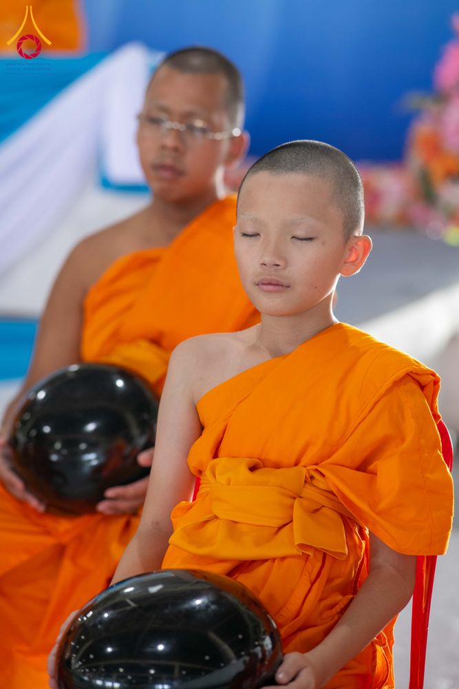 ภาพ No.339988:วันอาทิตย์ที่ 19 กรกฎาคม พ.ศ.2569 พิธีตักบาตรโครงการบรรพชาสามเณรนานาชาติ รุ่นที่ 15 ณ มหารัตนวิหารคด 6 วัดพระธรรมกาย