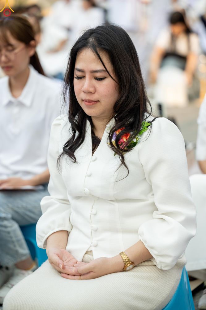 ภาพ No.297078:วันที่ 17 มกราคม พ.ศ. 2569 พิธีจุดประทีปถวายเป็นพุทธบูชา และบูชาธรรมมหาปูชนียาจารย์ (ภาพชุดที่ 2) ณ วัดโบสถ์บน ต.บางคูเวียง จ.นนทบุรี อนุสรณ์สถานลำดับที่ 4 สถานที่เกิดด้วยกายธรรม ในโครงการธรรมยาตรา กตัญญูบูชา มหาปูชนียาจารย์ พระมงคลเทพมุนี(สด จนฺทสโร) พร