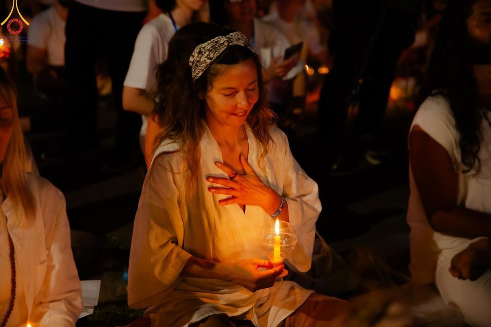 ภาพ No.156547:วัดพุทธบาหลีและวัดพระธรรมกาย จัดปฏิบัติธรรมนานาชาติ 1,151 คนจาก 78 ประเทศ ใน "วันสันติภาพสากล" ณ บาหลี อินโดนีเซีย วันเสาร์ที่ 21 กันยายน พ.ศ. 2567 เวลา 16.00-21.00 น. ณ พิพิธภัณฑ์ ARMA เมืองอูบุด จังหวัดบาหลี ประเทศอินโดนีเซีย