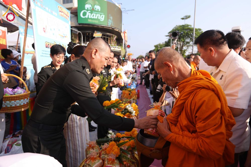 ภาพ No.312873:วันอาทิตย์ที่ 8 มีนาคม พ.ศ.2569 ทำบุญเมืองนครราชสีมา 558 ปี ตักบาตรพระ 10,000 รูป (ภาพชุดที่ 2)